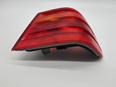 Oryginalna tylna lampa prawa Mercedes-benz E 200 210 A2108200264